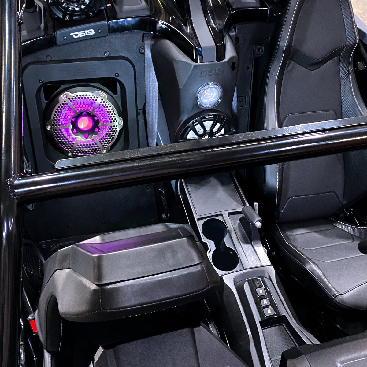 Caja acústica sellada trasera para subwoofer de 10" para Polaris Slingshot | Compatible con el lado del conductor o del pasajero | 2015 - Actualidad